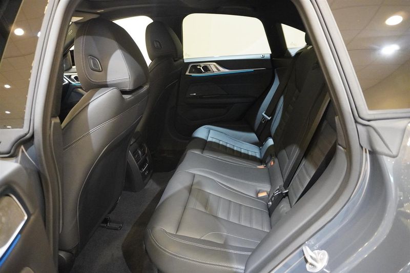 BMW i4 bild 9