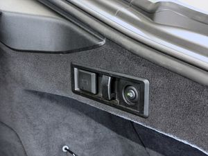 BMW i4 bild 11