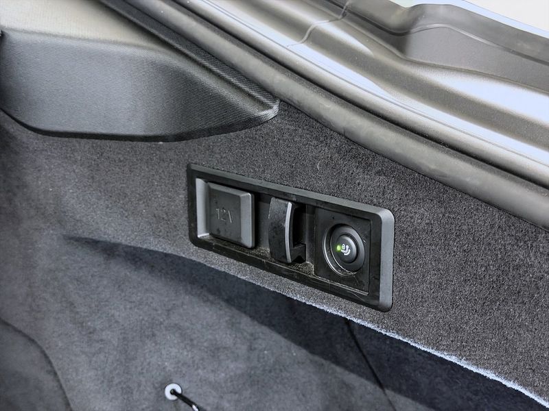BMW i4 bild 11