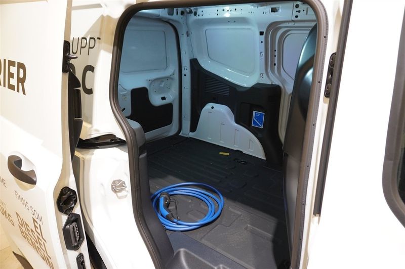 Ford Transit Courier bild 8