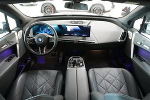 BMW iX bild 8