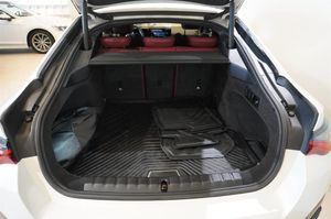 BMW i4 bild 9