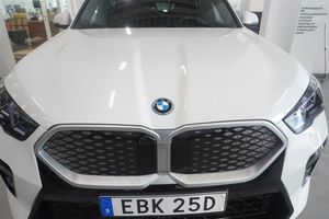BMW iX2 bild 17