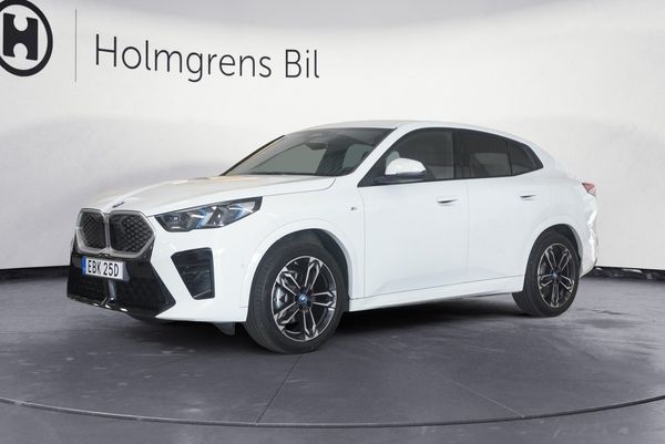BMW iX2 eDrive20 Edrive 20 M Sport Active Ed DAP Tonade Rutor | - 2025
