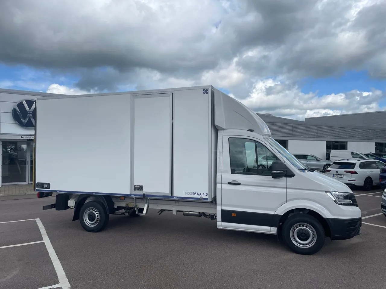 Vehicle image 5