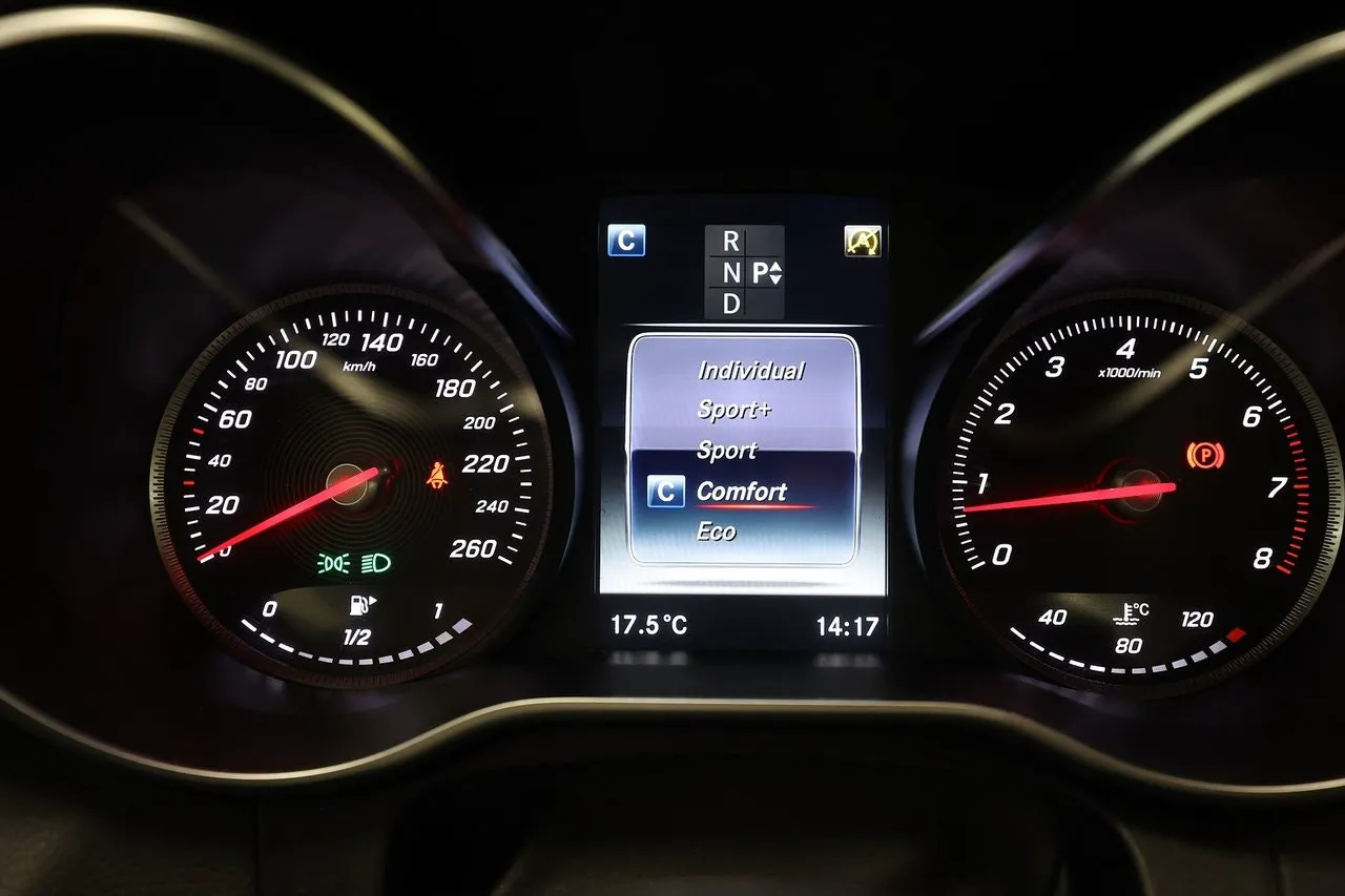 Vehicle image 20
