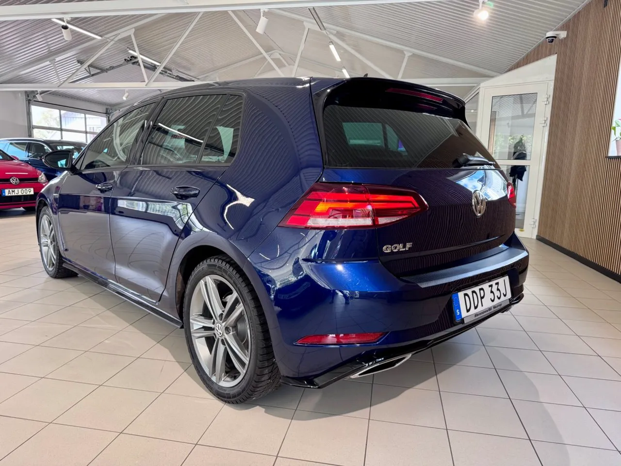 Vehicle image 11