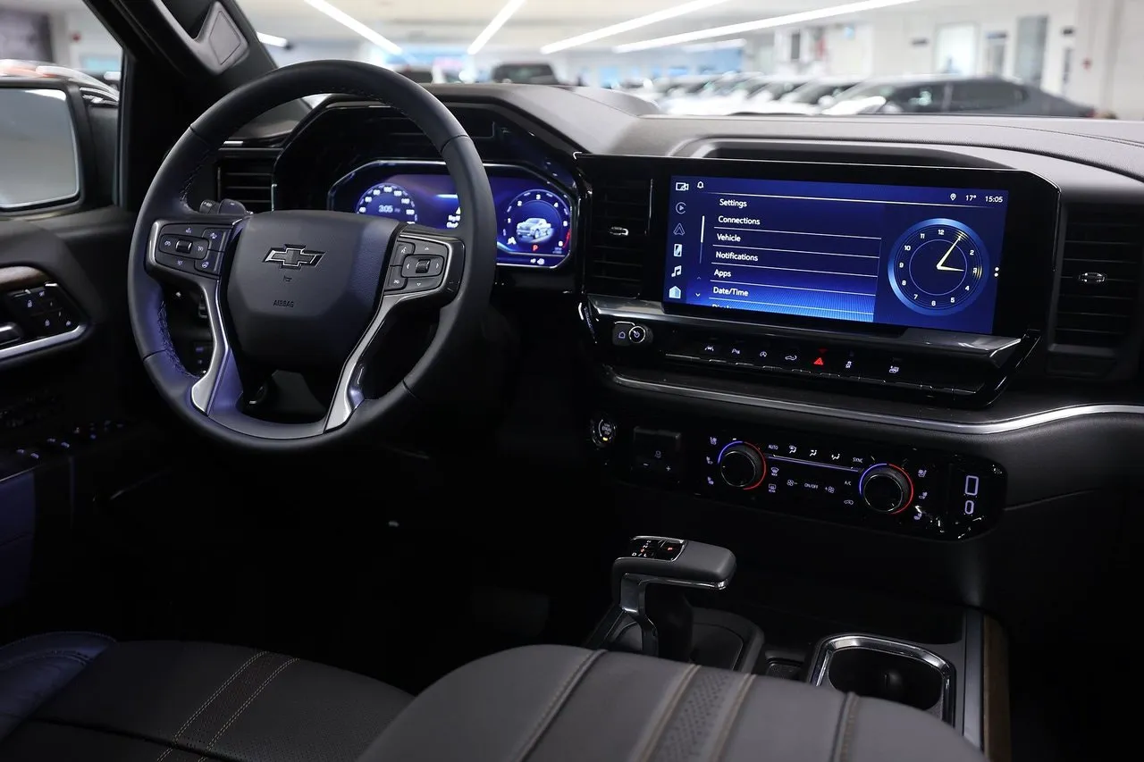 Vehicle image 13