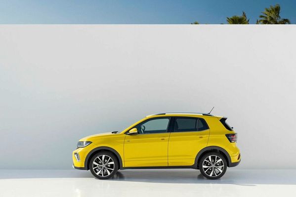 Volkswagen T-Cross R-Line Edition TSI 116 DSG beställ nu! - 2025