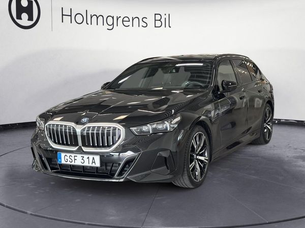 BMW 530 e xDrive Touring M Sport Business Ed Drag DA Pro H K - 2025