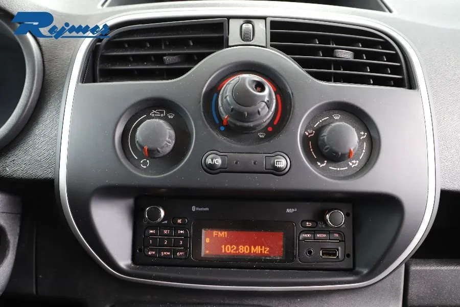 Vehicle image 18
