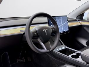 Tesla Model Y bild 16