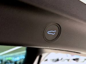 Tesla Model Y bild 10