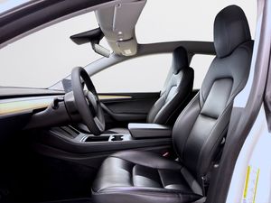 Tesla Model Y bild 14