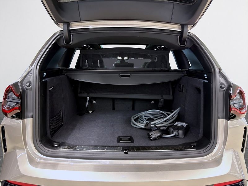 BMW iX3 bild 9