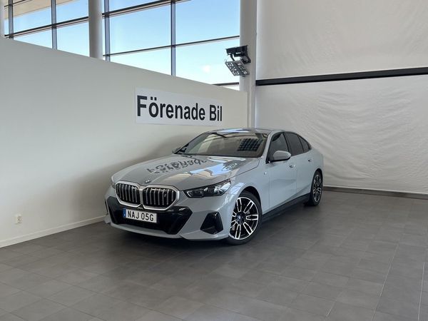 BMW i5 eDrive40 Sedan M Sport Drag Rattvärme Drive/Park Assist - 2024