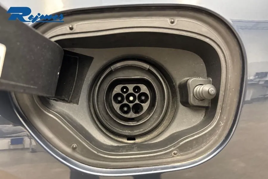 Vehicle image 21