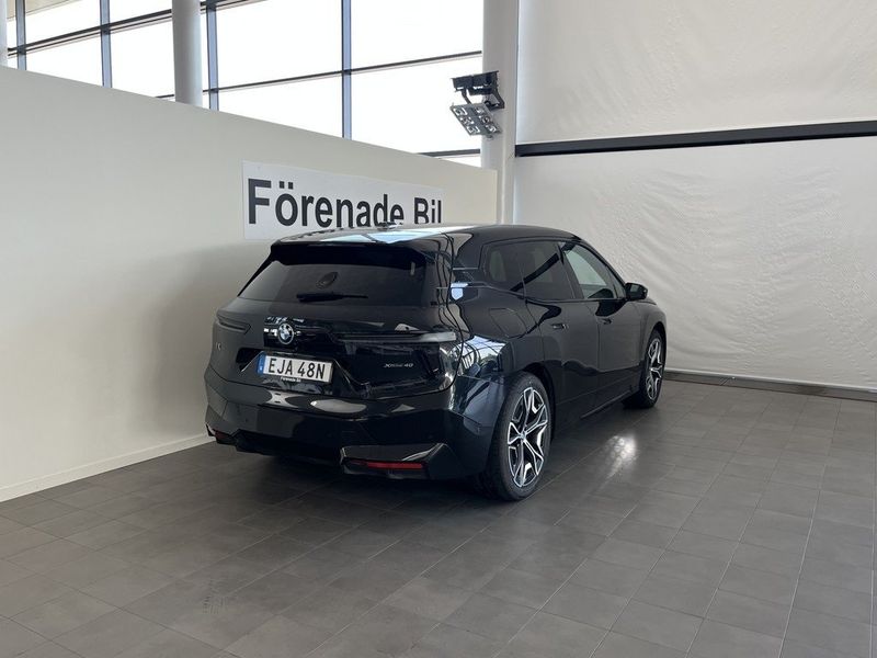 BMW iX bild 14