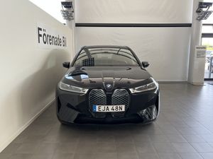 BMW iX bild 2