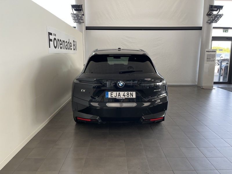 BMW iX bild 13