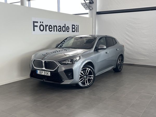 BMW iX2 xDrive30 M Sport Park Assist Drag Rattvärme - 2025
