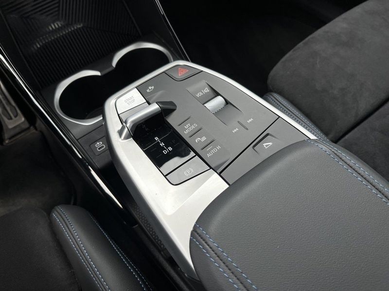 BMW iX2 bild 8