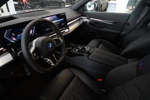 BMW i5 bild 2