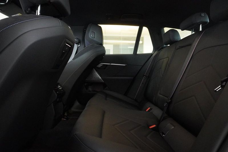 BMW i5 bild 9