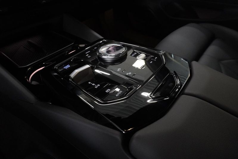BMW i5 bild 11