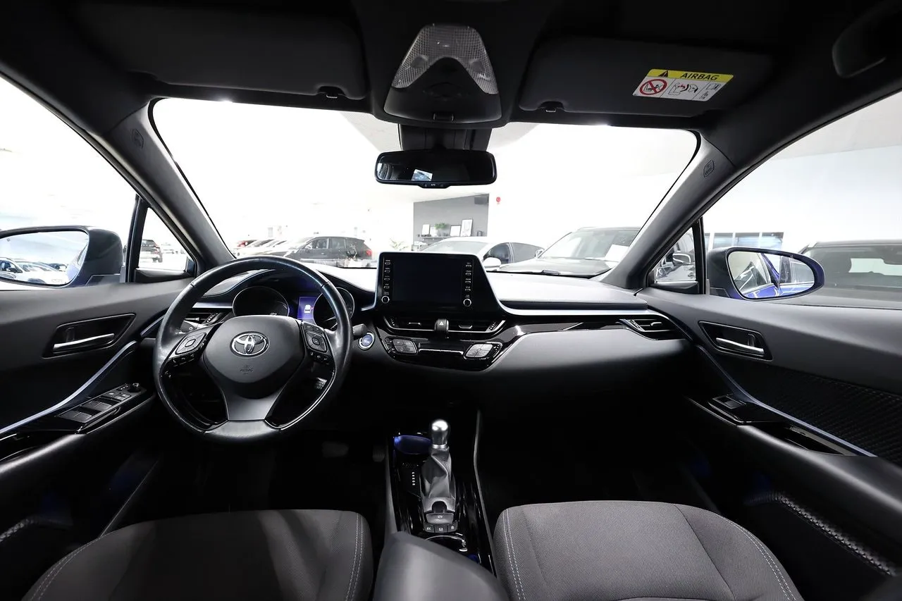 Vehicle image 11