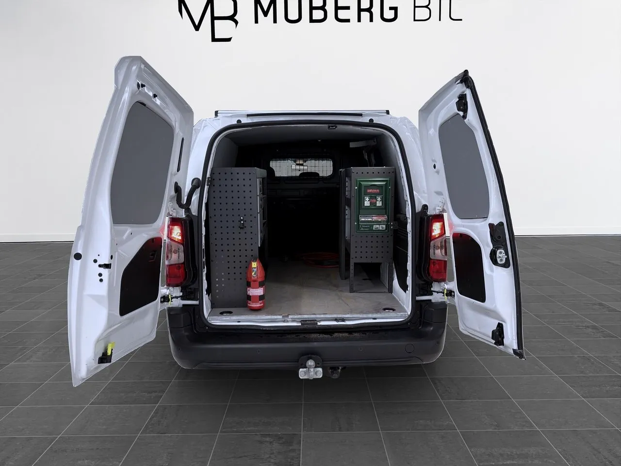 Vehicle image 8