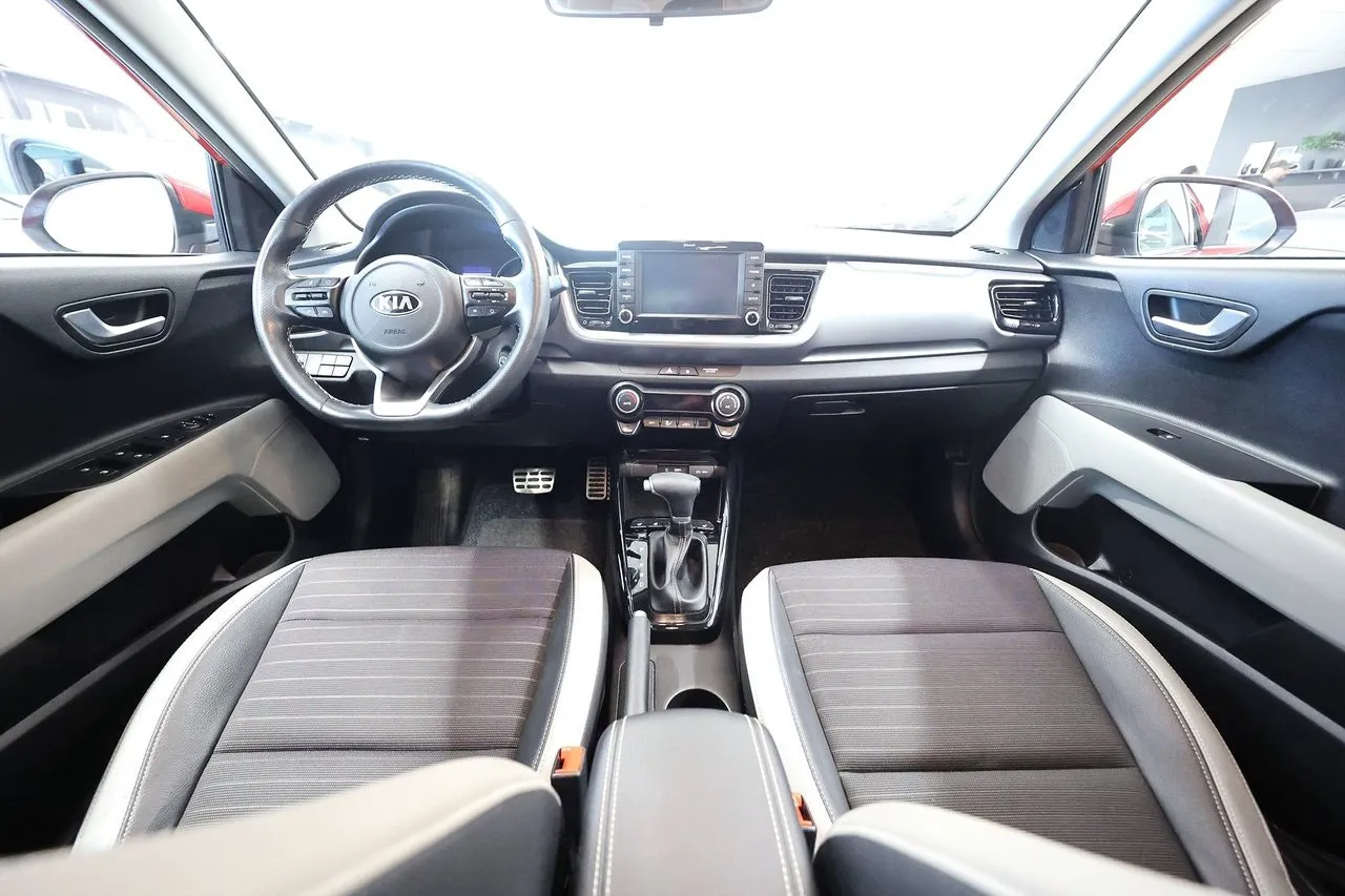 Vehicle image 11
