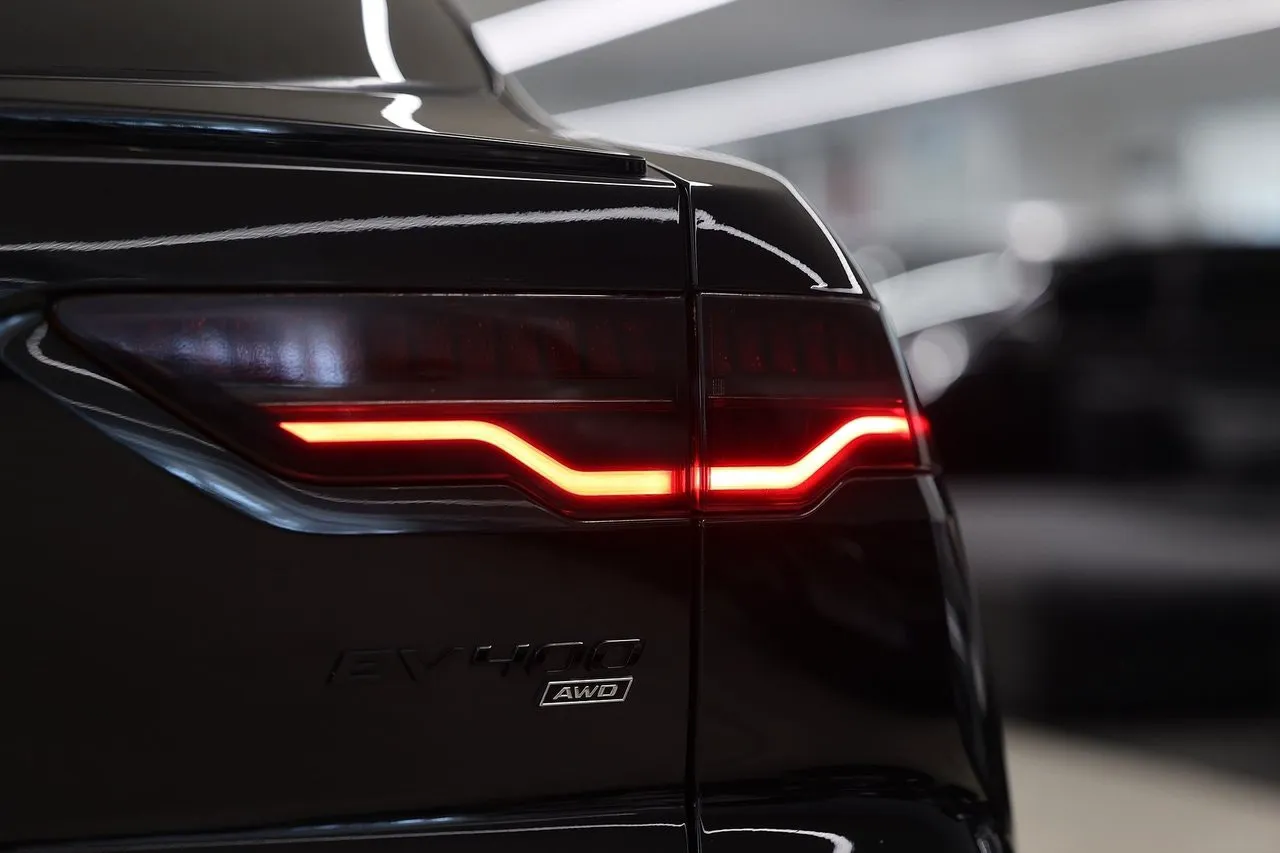 Vehicle image 9