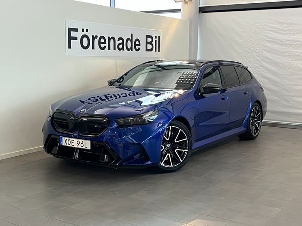 BMW M5 xDrive Touring 727hk Panorama B&W Dragkrok - 2026