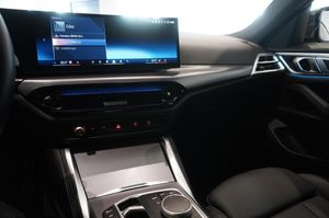 BMW i4 bild 8