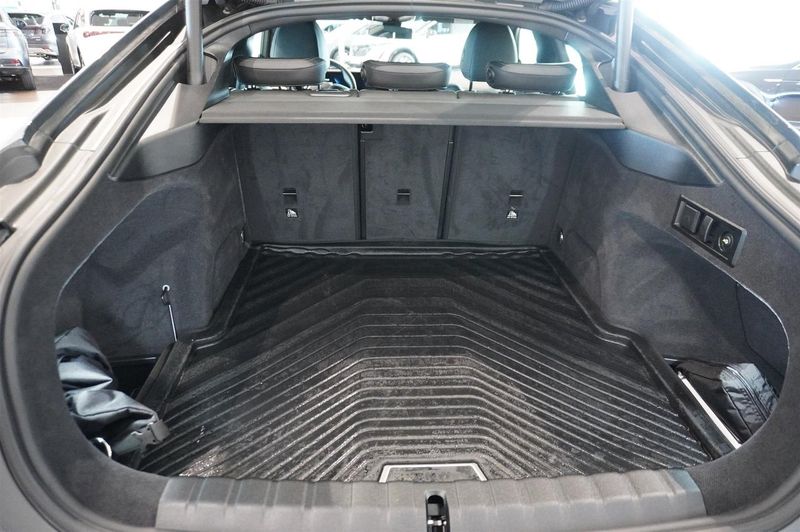 BMW i4 bild 12