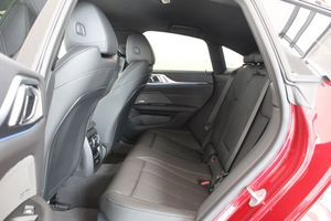 BMW i4 bild 11