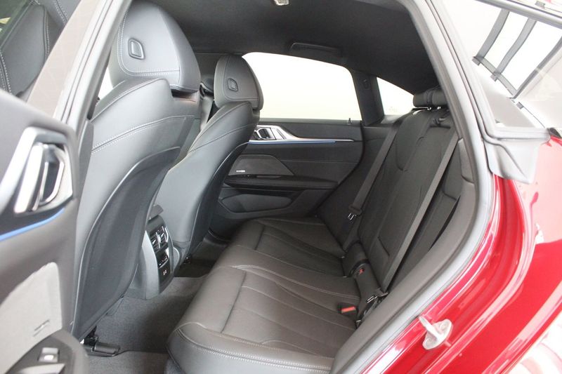 BMW i4 bild 11
