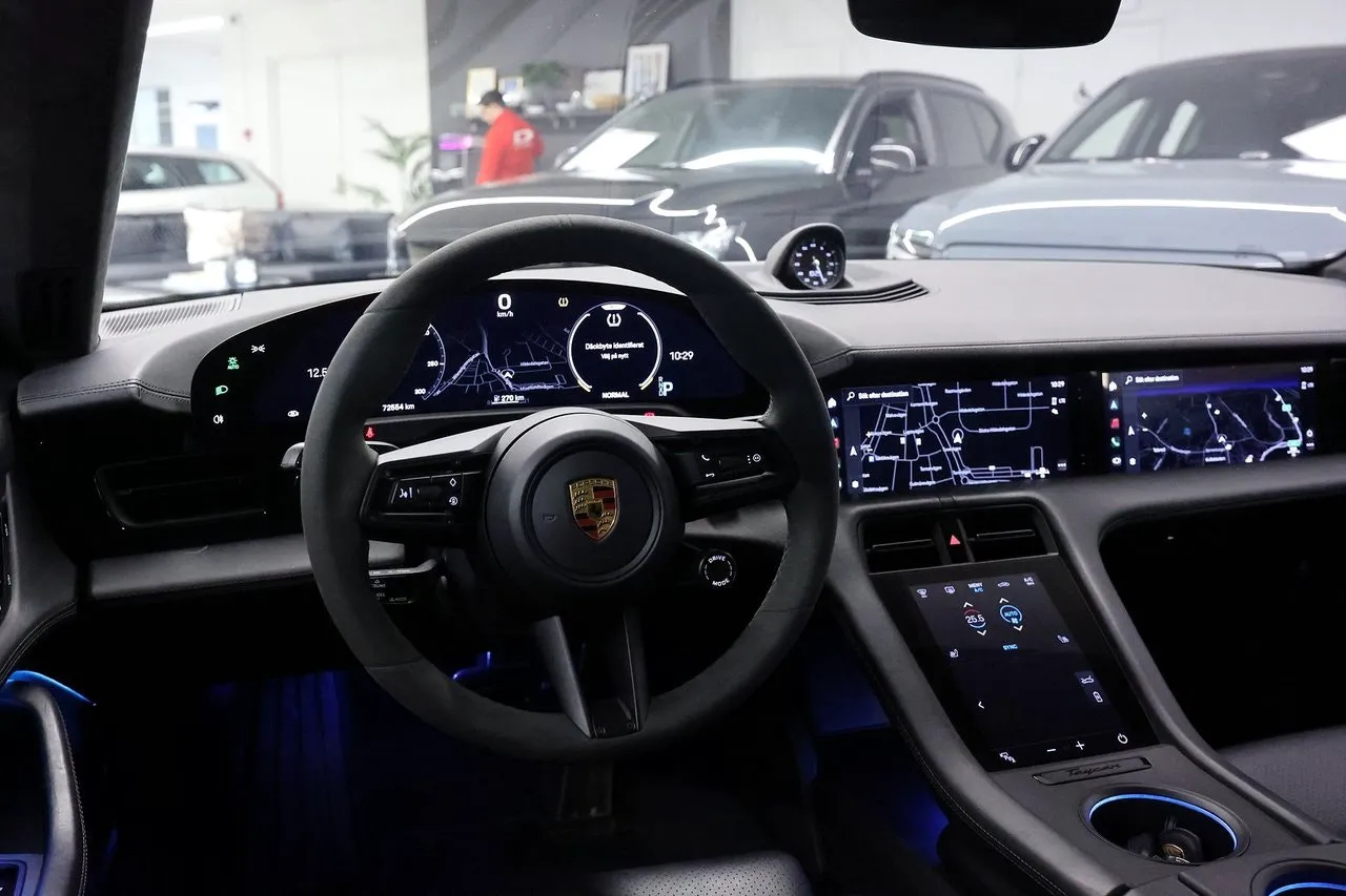 Vehicle image 21