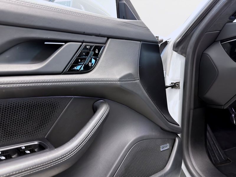 Porsche Taycan bild 16