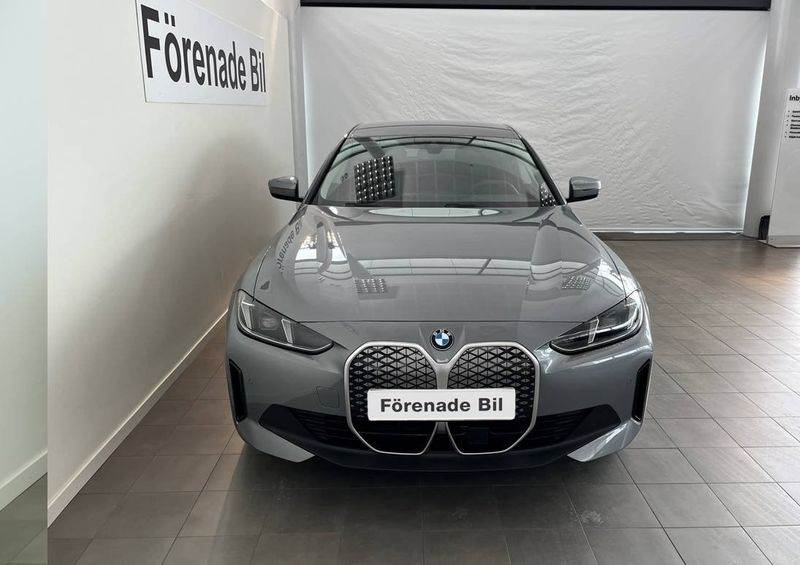 BMW i4 bild 2