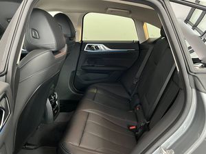 BMW i4 bild 11