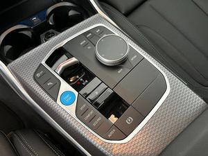 BMW i4 bild 8