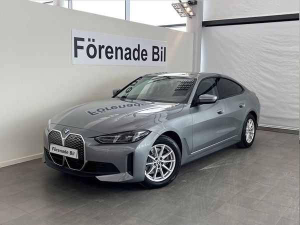BMW i4 eDrive40 Rattvärme 17" Drag TonadeRutor Park Assist - 2026