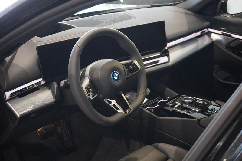 BMW i5 bild 2