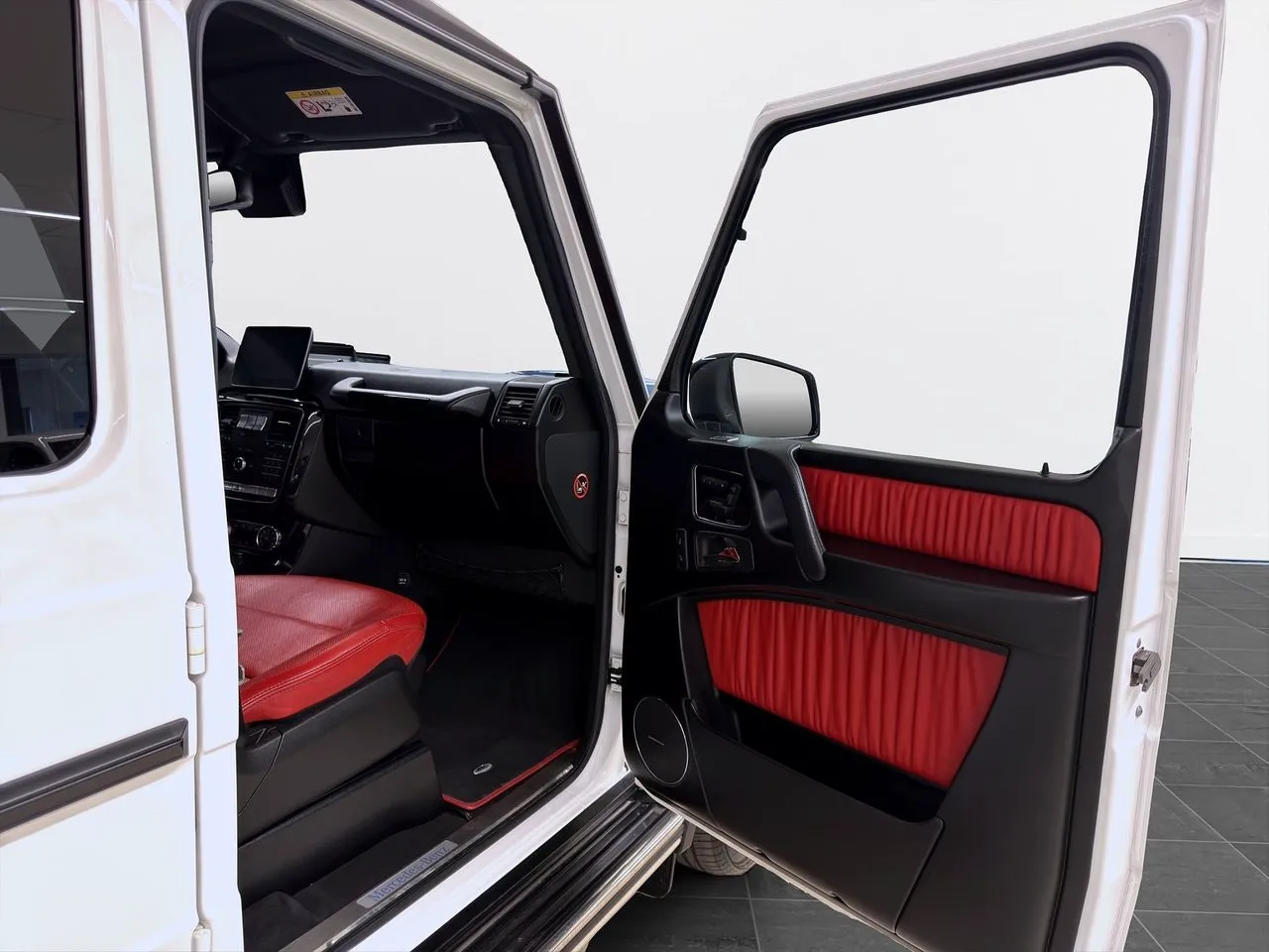 Vehicle image 18