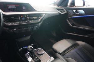 BMW 118 bild 8