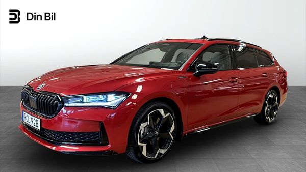 Skoda Superb iV 204 Sportline DSG /DCC/Drag/Pano/ - 2026