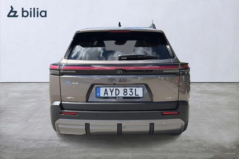 Toyota bZ4X Touring bild 4