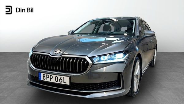 Skoda Superb Combi Selection iV DSG Drag - 2025